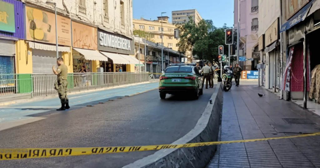 Carabinero balea a sujeto que lo amenazó con arma blanca: Se resistió a un control policial