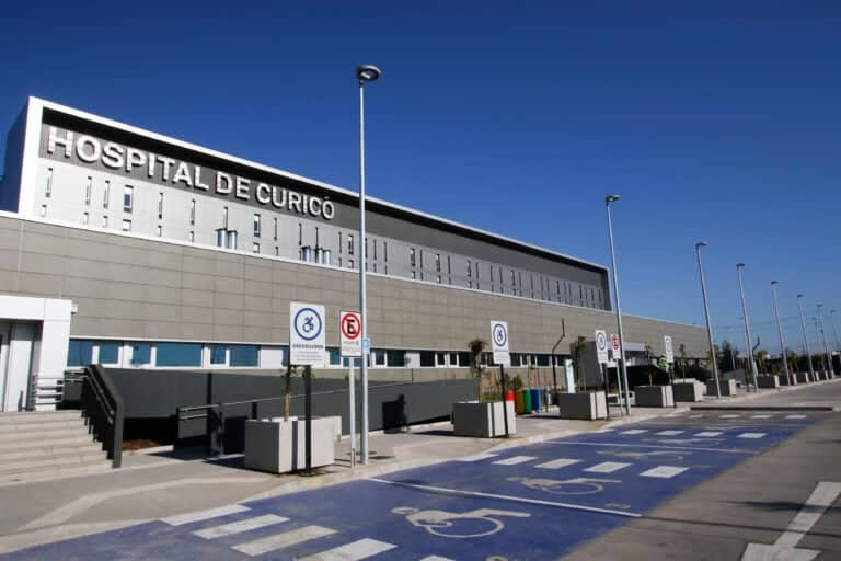 El alto costo de emprender al amparo del nuevo Hospital de Curicó: Un desafío para comerciantes