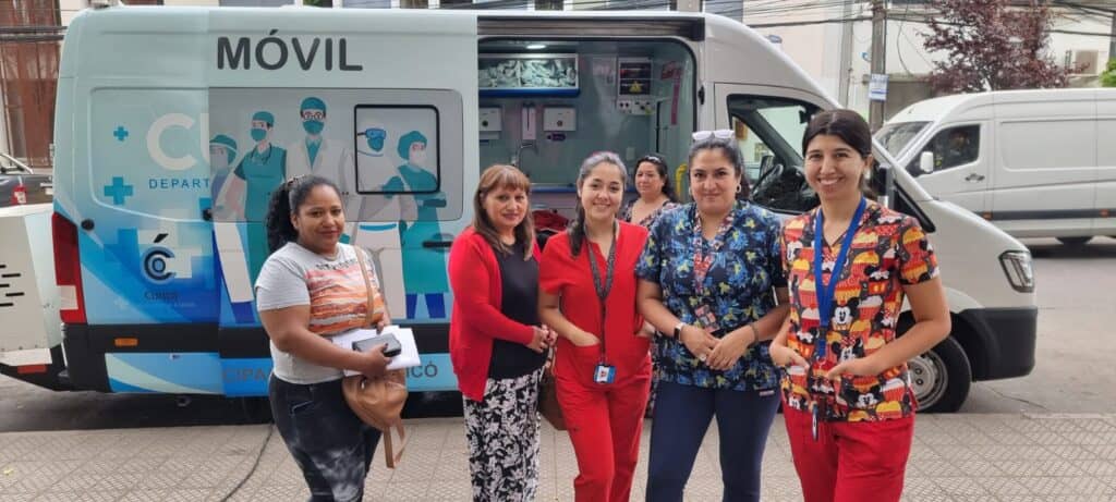 Municipio llama a las mujeres a hacer uso del PAP Móvil en Curicó