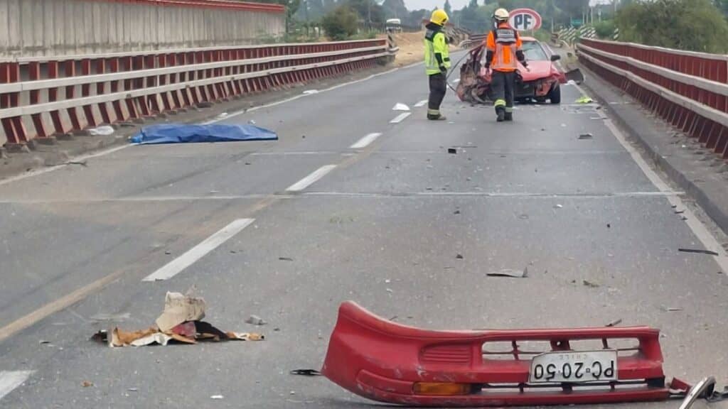 Joven de 20 años falleció tras salir eyectada desde un auto en Linares