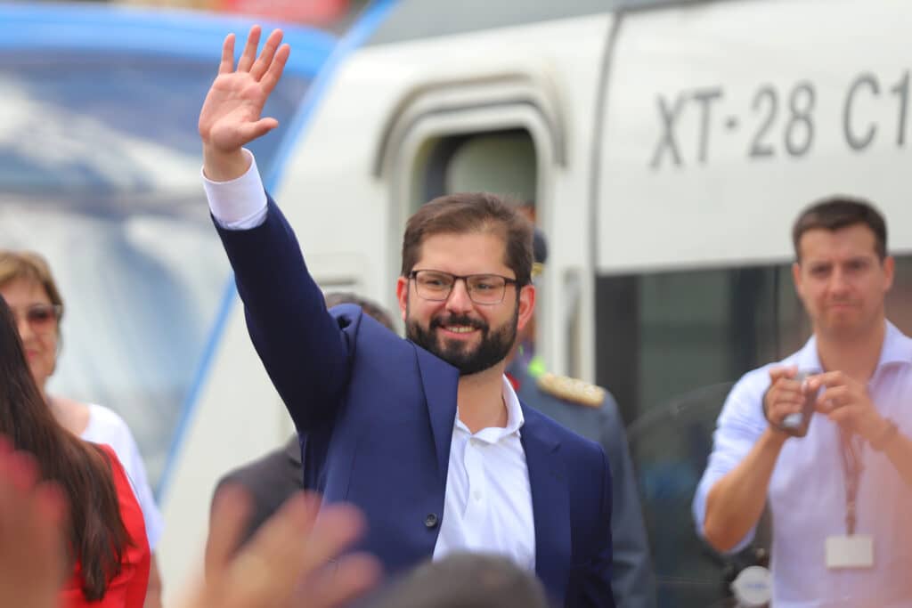 Cadem: Aprobación de Presidente Boric continúa a la baja tras indultos