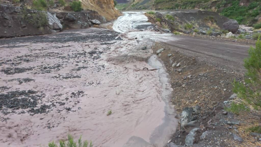 Decretan cierre de la Ruta J-55 a la altura del sector La Mina por cortes de camino debido a intensas lluvias