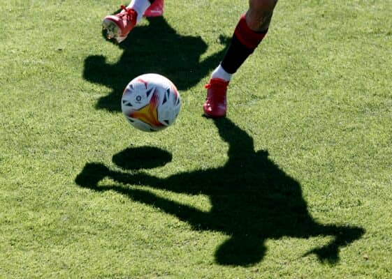 Hombre murió mientras jugaba partido de fútbol en Sarmiento