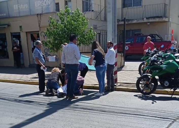 Curicana atropellada fue trasladada de urgencia al Hospital Regional de Talca