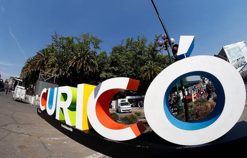 La falta de oposición política en Curicó