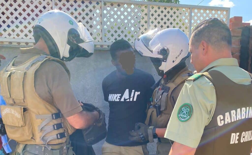 Carabineros detuvo a inmigrante irregular acusado de sustracción de menores en Graneros