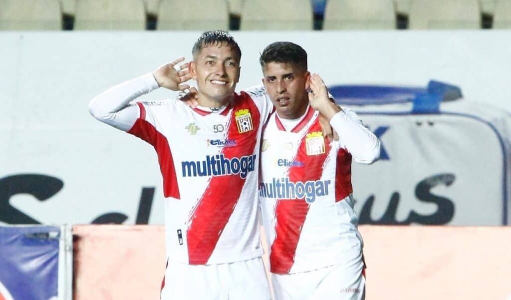 Curicó Unido invita al estadio a las madres en su día