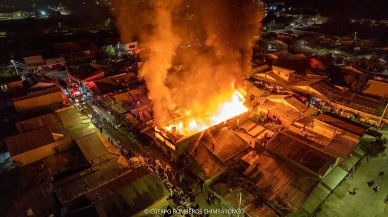 Incendio destruye 4 viviendas en Chimbarongo
