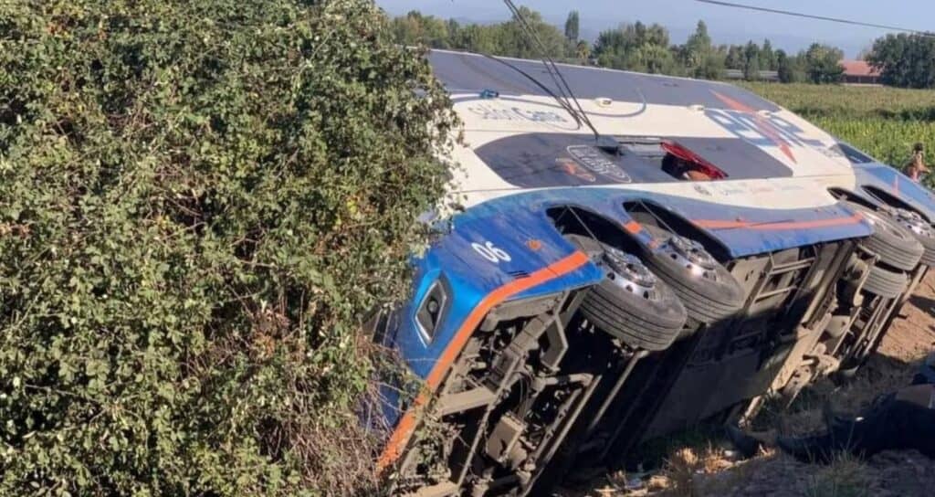 Prisión preventiva para chofer de bus que protagonizó fatal accidente en sector Peor es Nada