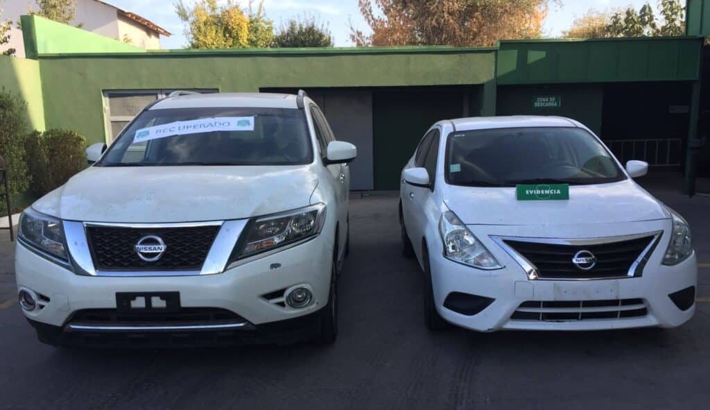 Carabineros de Molina recupera dos vehículos con encargo por robo en Santiago