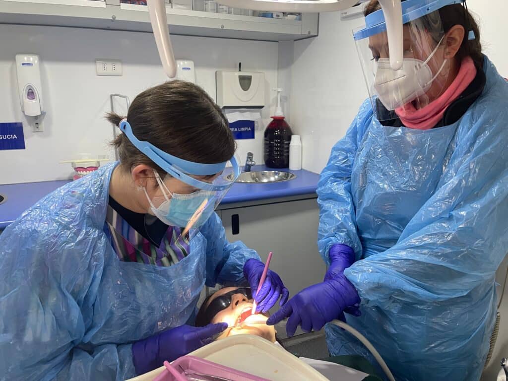 Municipio de Curicó destaca beneficios de sus programas odontológicos