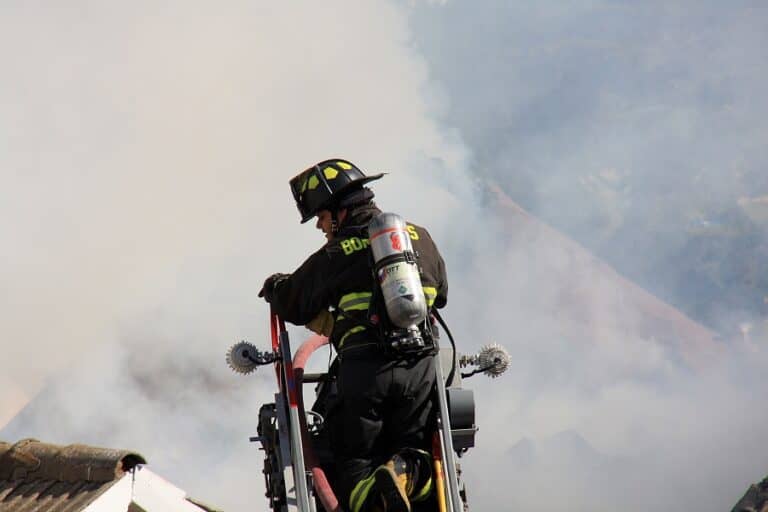 Adulto mayor muere en incendio que destruyó su vivienda en Vichuquén