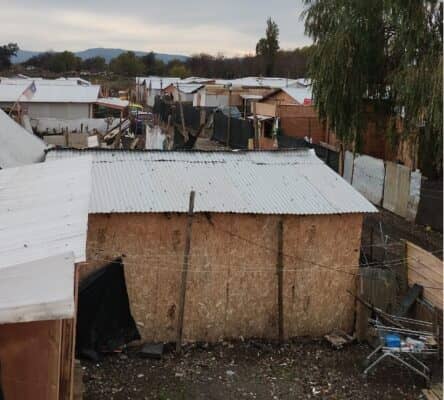 Habitantes de toma en sector Dragones Sur de Curicó piden no demoler sus casas