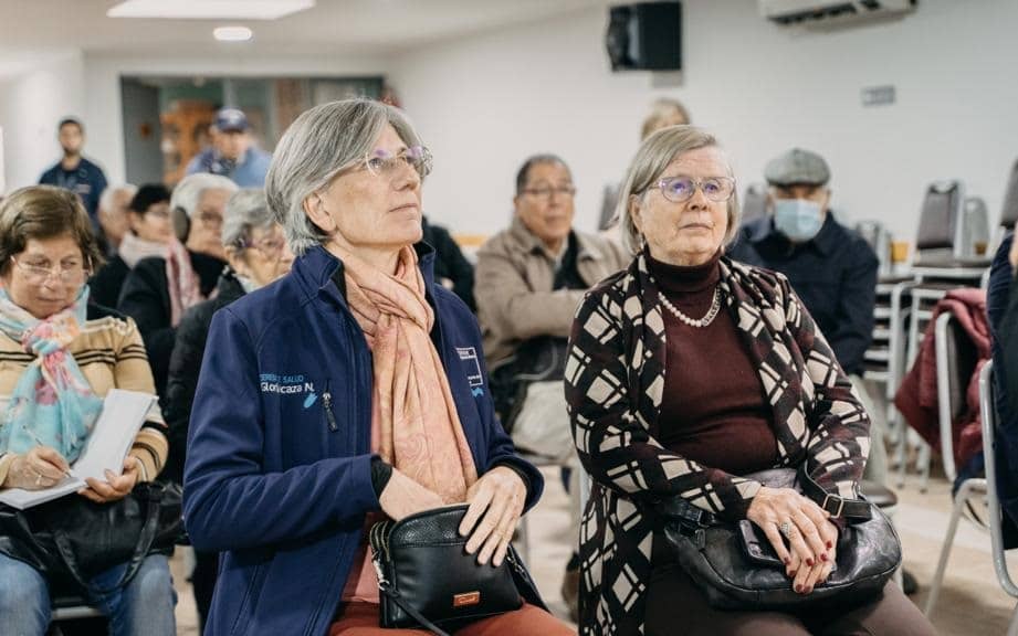 Diputada Mercedes Bulnes gestionó operativo de salud para adultos mayores en Curicó