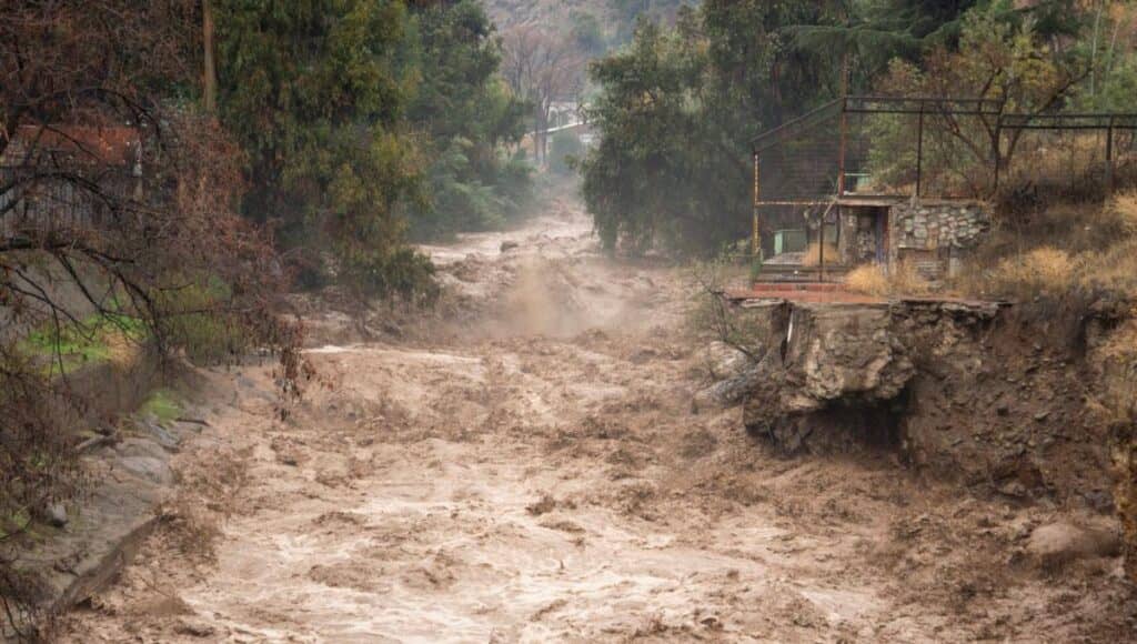 Aguas Andinas confirma corte de agua para 34 comunas de la región Metropolitana