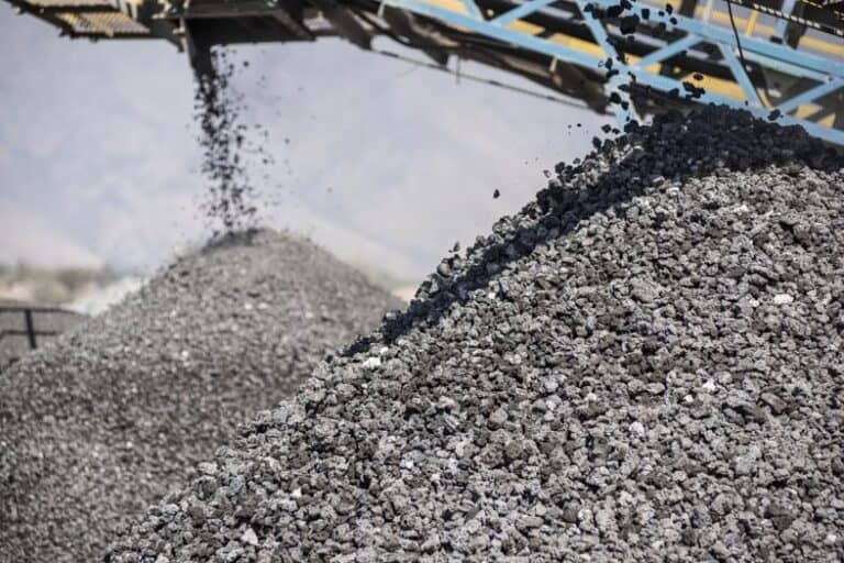 Denuncian extracción ilegal de áridos en Río Teno
