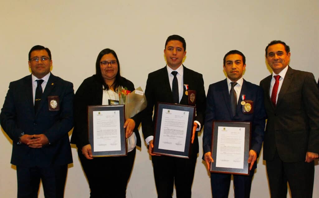 Municipio de Curicó entregó medalla de plata a funcionarios de la PDI por su 90mo aniversario