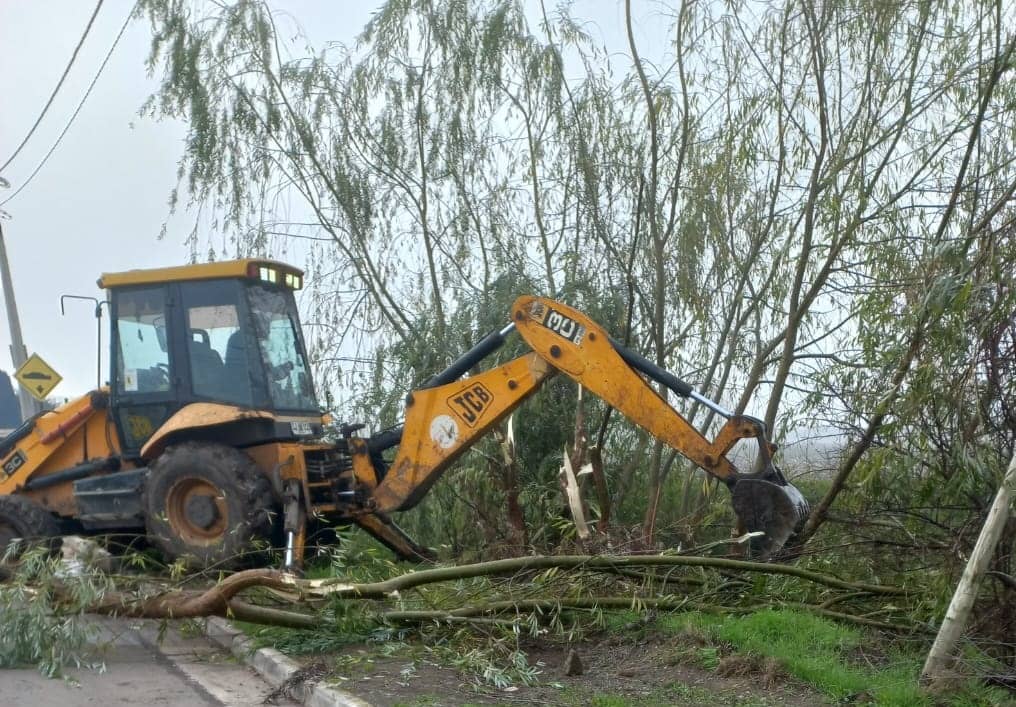 Equipo de Emergencia de Rauco entrega medidas de prevención por pronóstico de lluvias