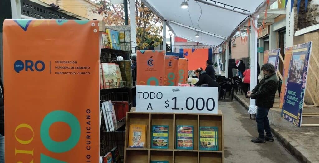 Municipio de Curicó celebra Día del Comercio con actividad “Barrio Vivo”