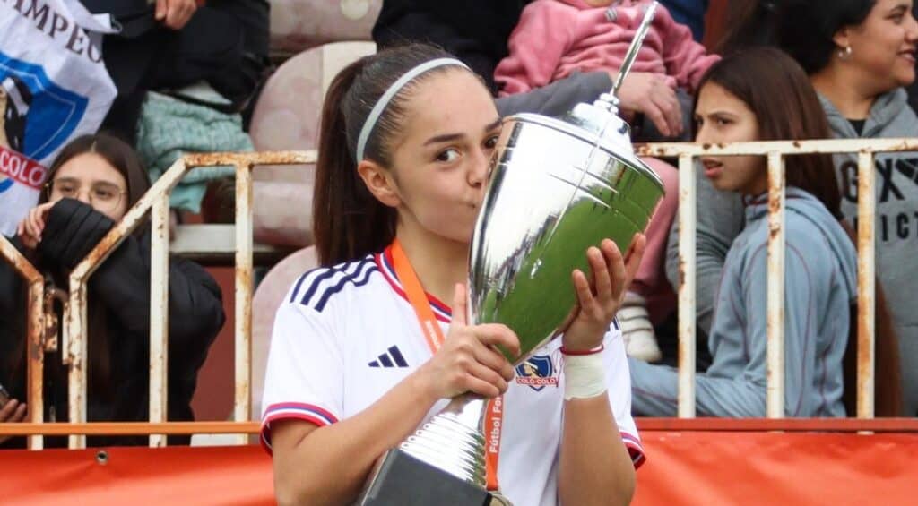 Isidora Vásquez se tituló campeona nacional con Colo Colo Sub 16