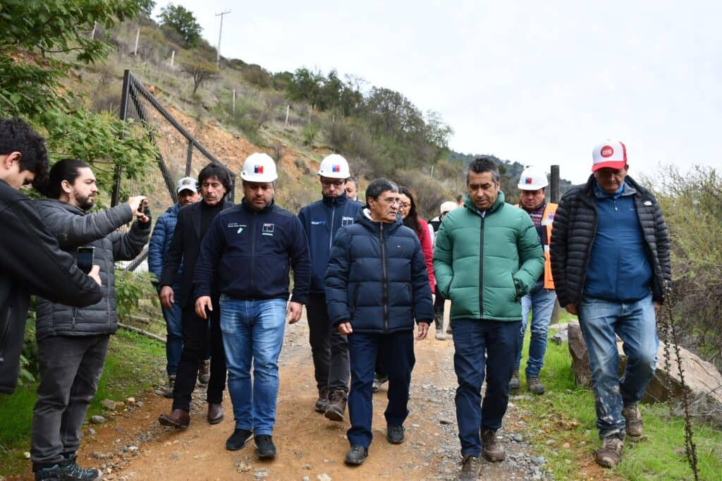 Obras Públicas compromete pronta reposición de defensas fluviales en Sagrada Familia