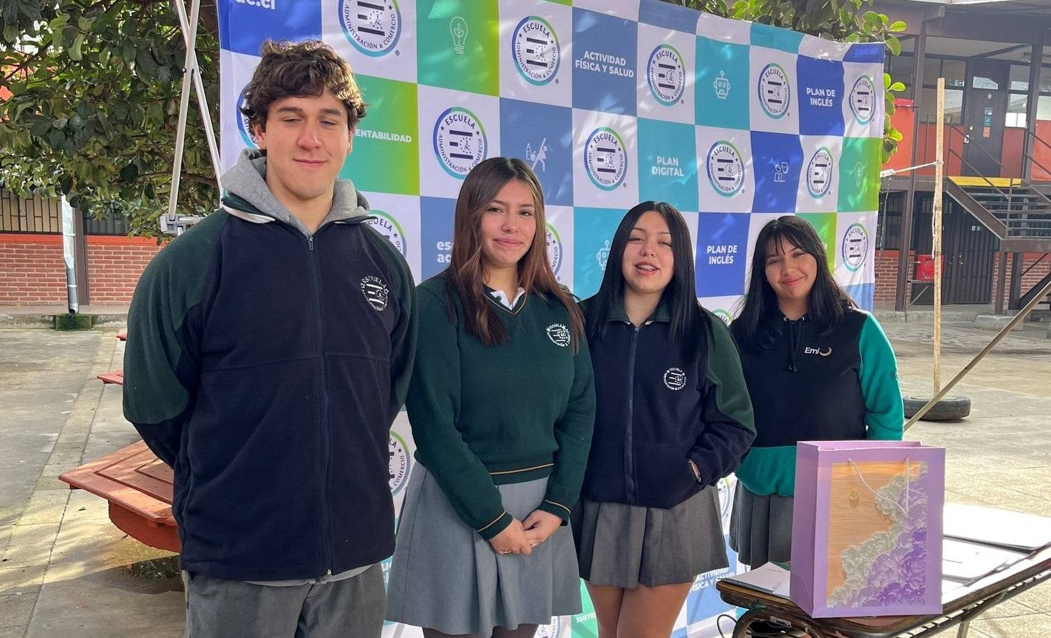 Destacados Resultados SIMCE en las Escuelas de Administración y Comercio