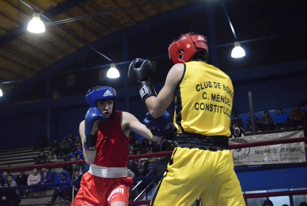 Exitosa gala de boxeo se vivió en el gimnasio Abraham Milad
