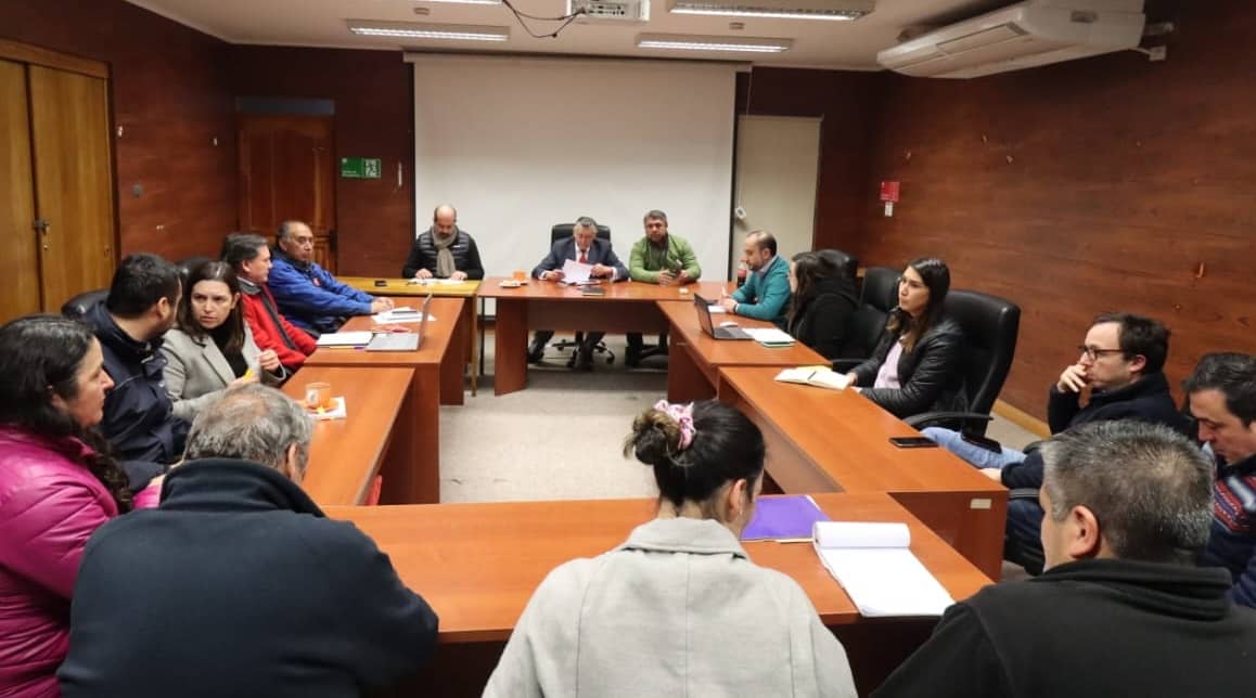Alcalde de Rauco coordinó trabajos preventivos de obras públicas y viales con autoridades regionales