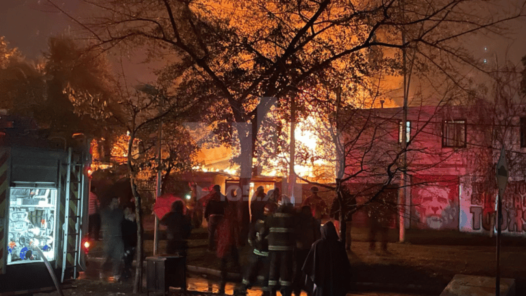 Incendio afectó dos viviendas en sector de Aguas Negras de Curicó
