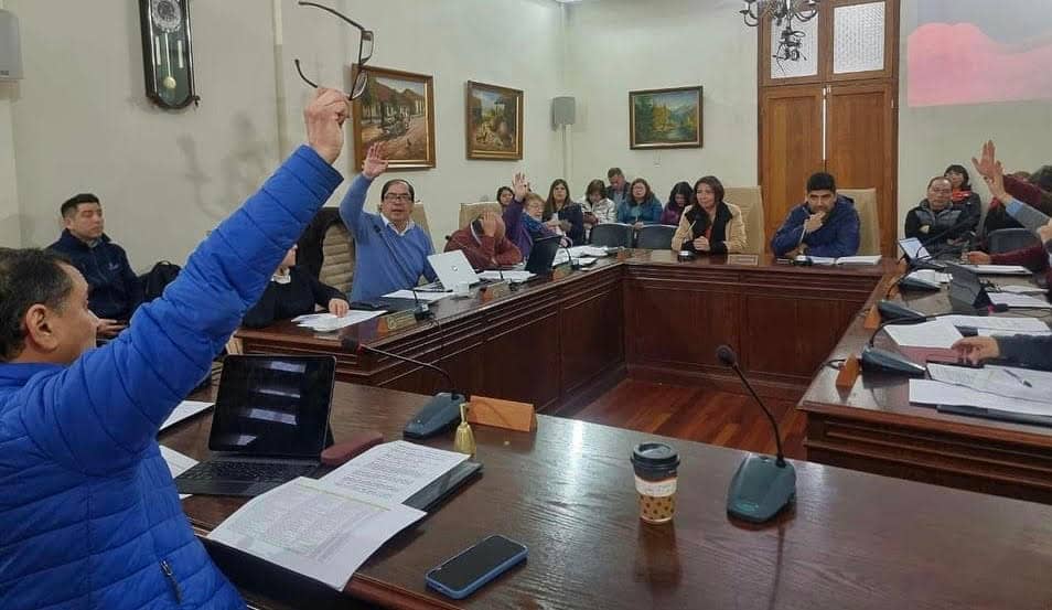 Concejo municipal de Curicó aprueba recursos para instituciones y deportistas
