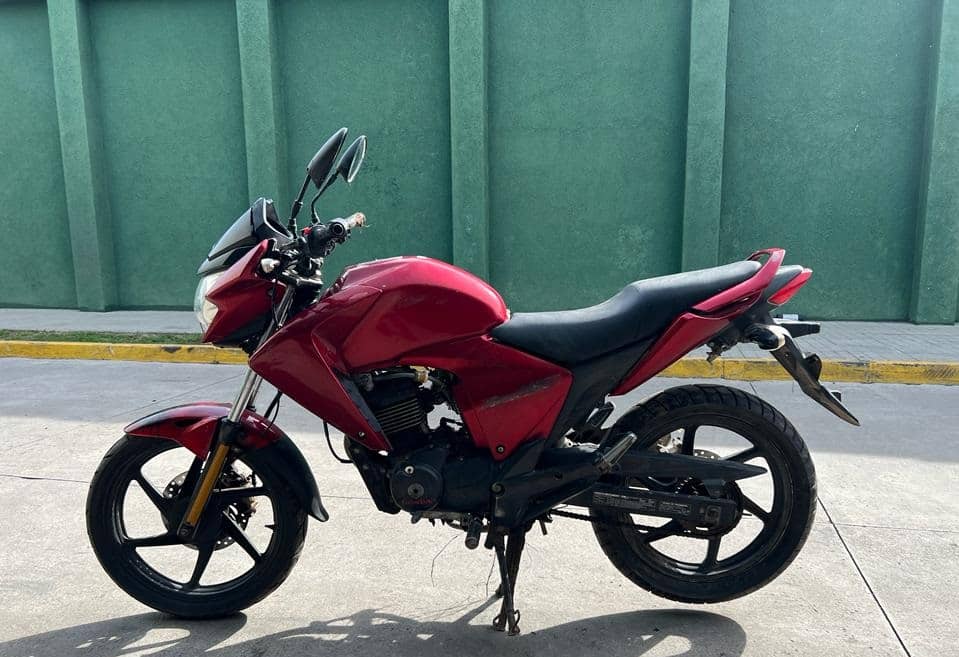 Motocicleta robada apareció sumergida en canal Endesa de Teno