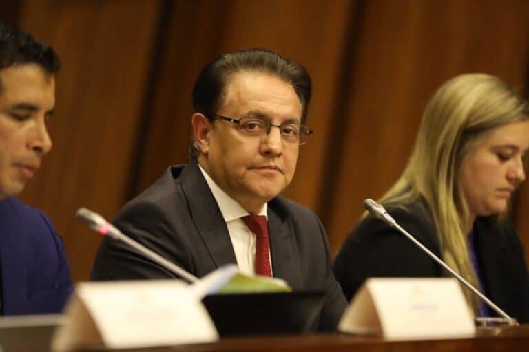 Candidato presidencial de Ecuador, Fernando Villavicencio, es asesinado en pleno acto de campaña