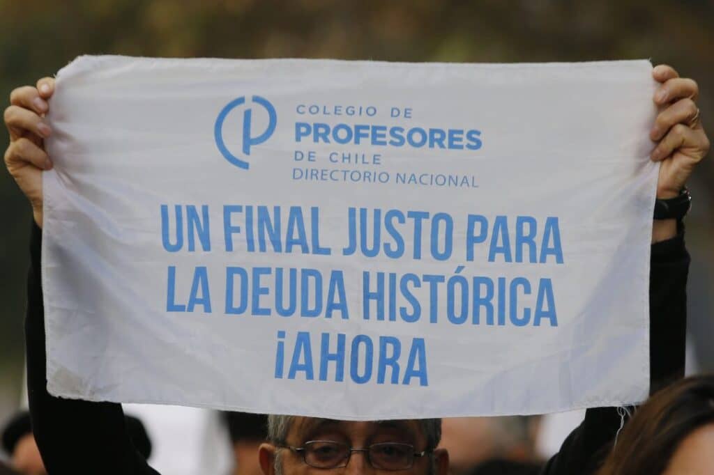 Colegio de Profesores anuncia paro indefinido tras rechazar propuesta del Gobierno