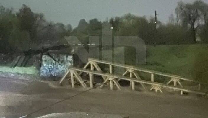 Colapso de puente complica a vecinos de Dragones Sur