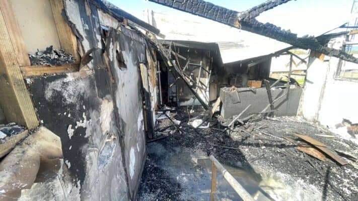 Bomberos de Rauco sufre pérdida de su cuartel por incendio y solicitan ayuda para reconstrucción