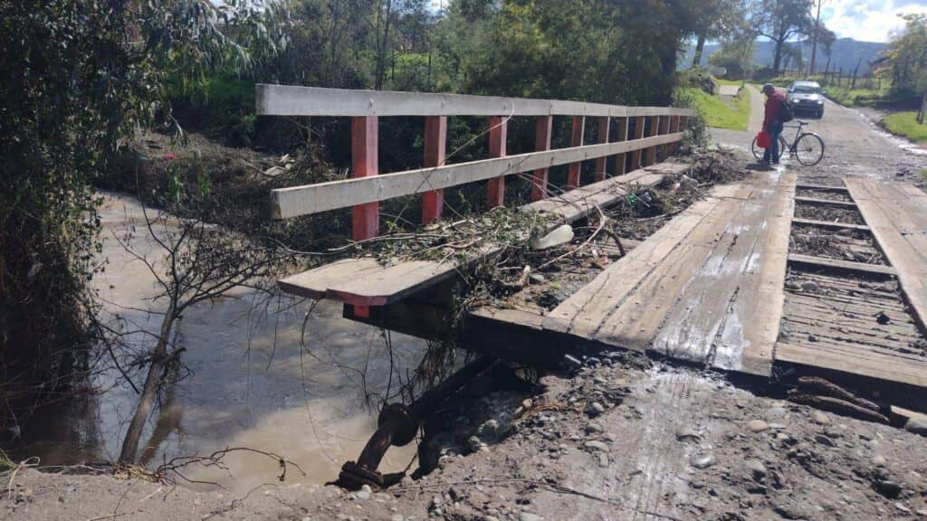 Municipio de Sagrada Familia y vecinos repararon Puente El Auto en La Higuerilla