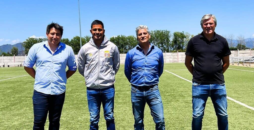Miguel Riffo dirigirá interinamente a Curicó Unido