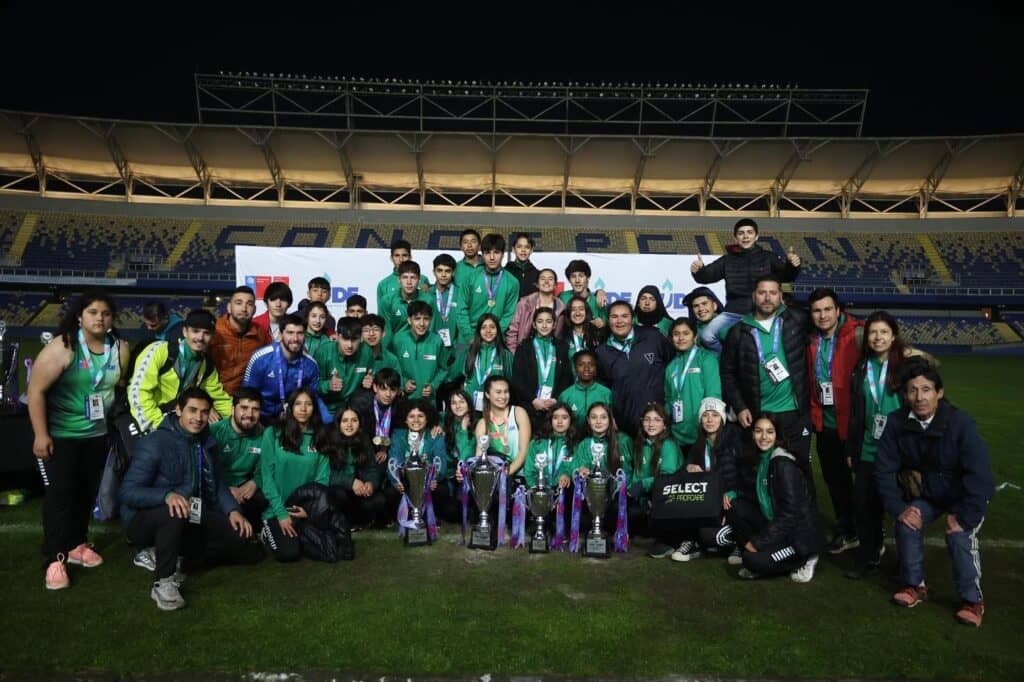 Atletas curicanos destacan en el Nacional Escolar de Atletismo 2023