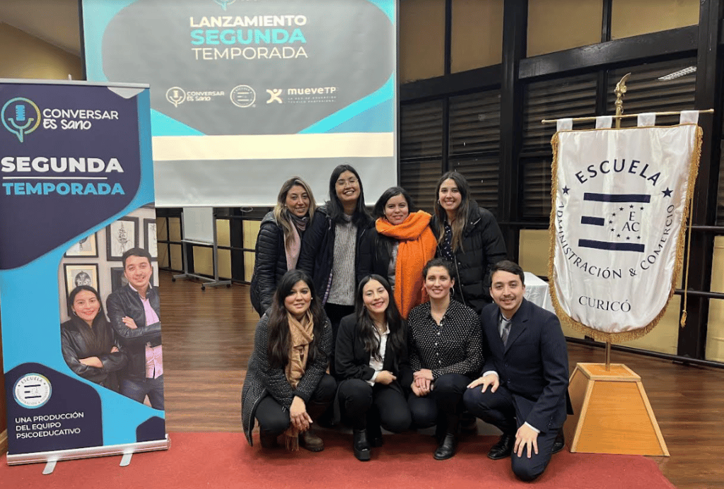 Escuela AC y Fundación Luksic realizan proyecto comunitario “Conversar es Sano” en Sarmiento