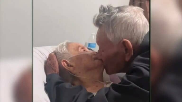 “Allá nos vemos”: la emotiva despedida de un abuelo a su esposa después de 73 años de matrimonio
