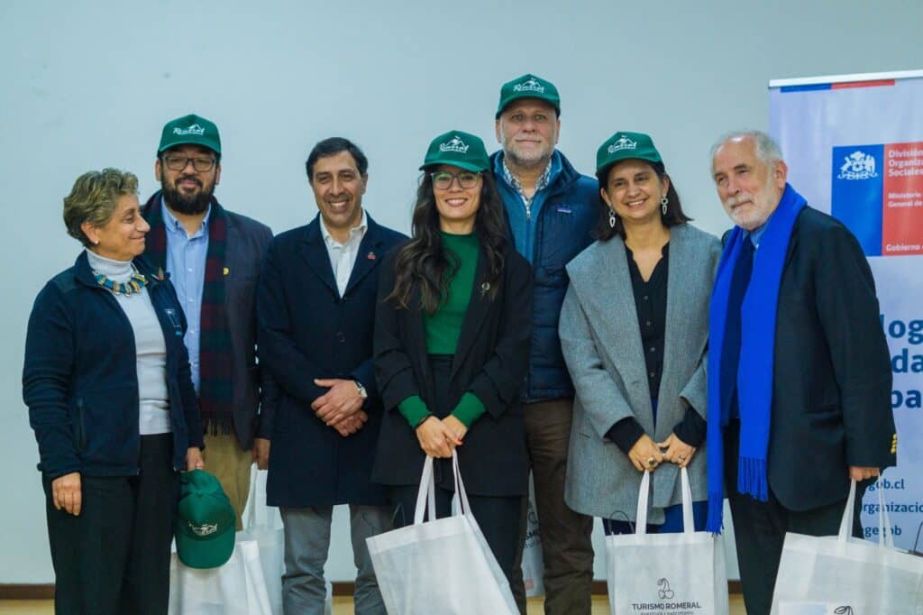 Ministros y autoridades locales realizaron diálogo ciudadano en Romeral