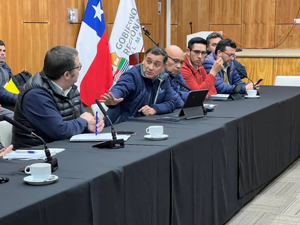 Alcalde de Curicó llama a solicitar mayores recursos del Gobierno para asistir a agricultores damnificados por inundaciones