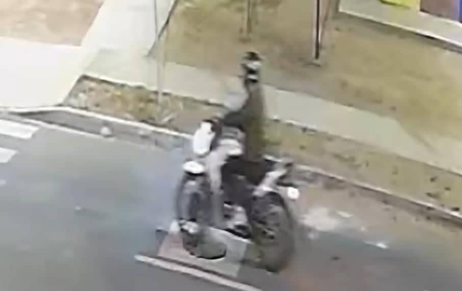 Sujetos en motocicleta realizaron múltiples asaltos en Curicó