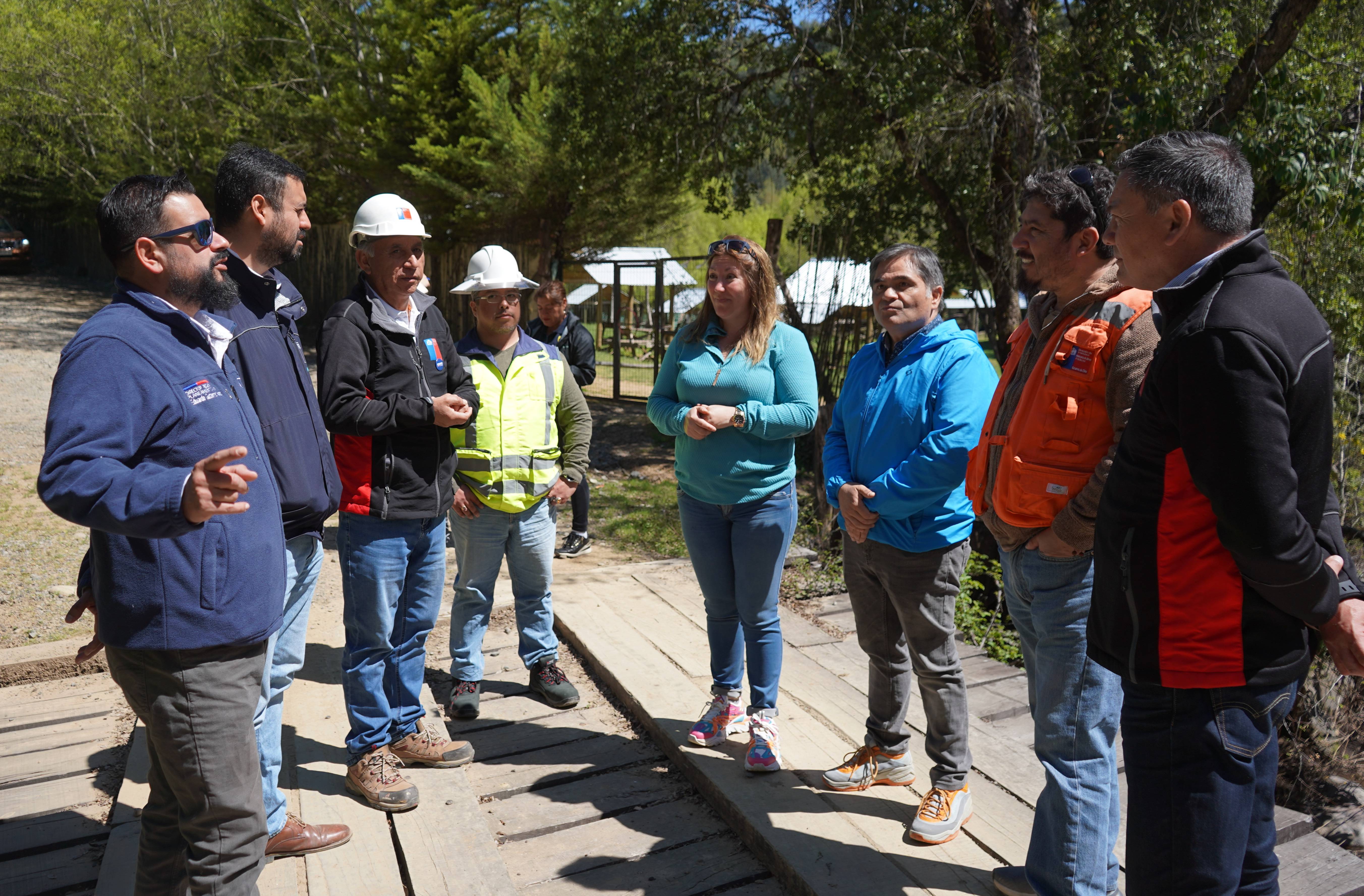 Municipio de Curicó evalúa avances de reparación de camino entre Potrero Grande y Las Buitreras