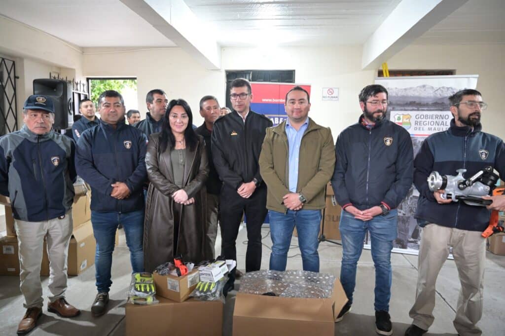 Gobierno Regional del Maule entregó equipamiento forestal a 30 cuerpos de Bomberos