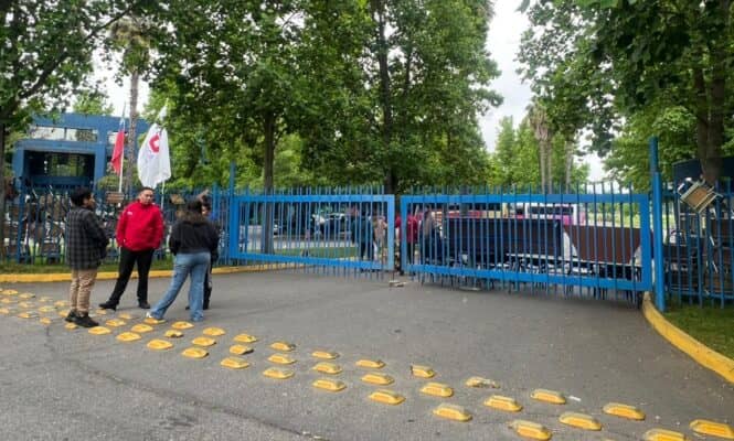 Estudiantes de la UTALCA se tomaron sede Los Niches acusando que casino sirve comida en mal estado