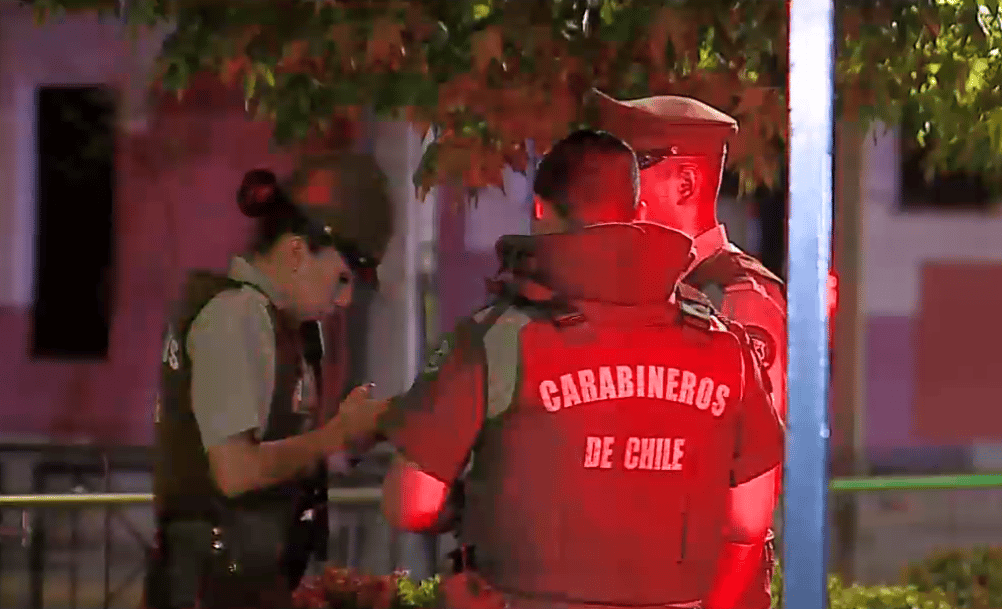 Carabinero se encuentra grave tras ser atropellado por delincuentes en Santiago