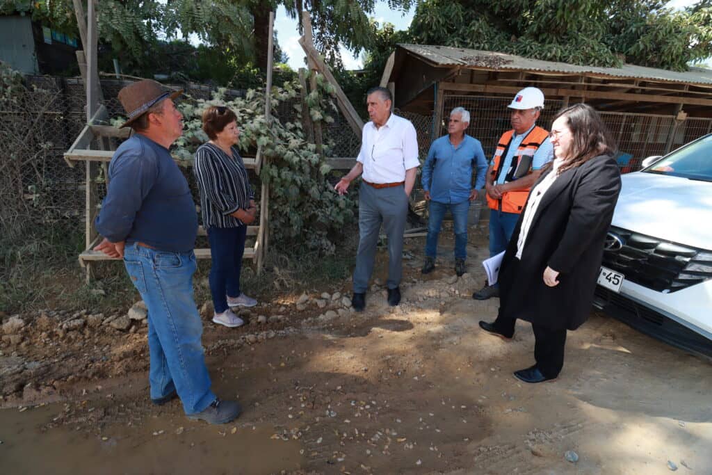 Autoridades rauquinas recorren sectores de la Ruta J-60 afectados por inundaciones