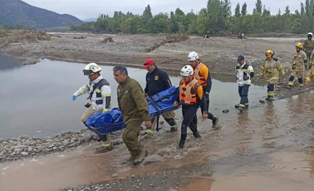 Encuentran cuerpo de mujer que se lanzó al Tinguiririca: su hijo sigue desaparecido
