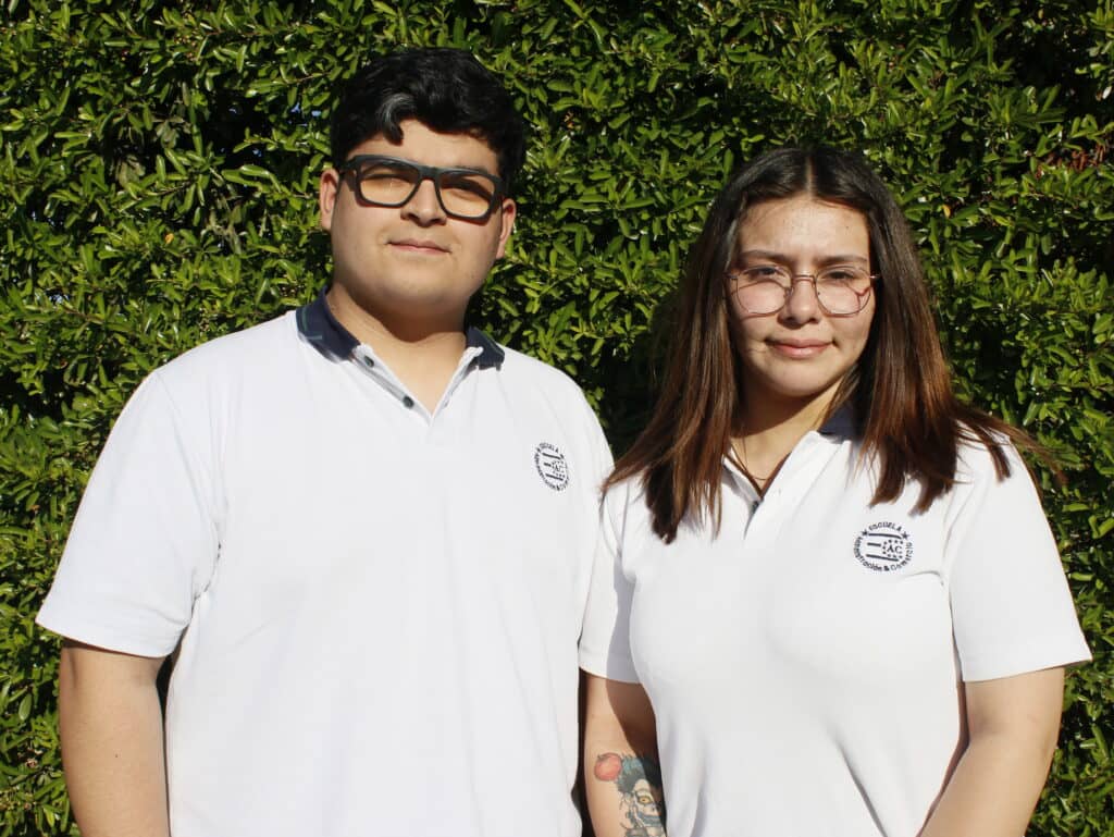 Escuela Administración y Comercio entregó premio “Espíritu AC” a estudiantes destacados